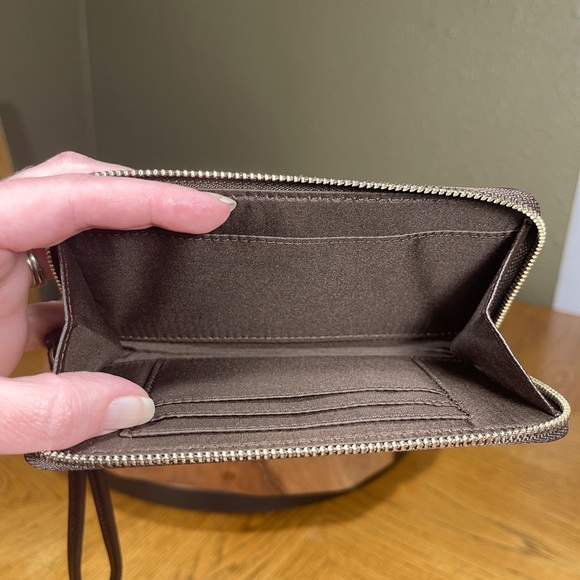 FINAL PRICE!!! COACH Signature Medium Wallet Wristlet - Picture 8 of 15